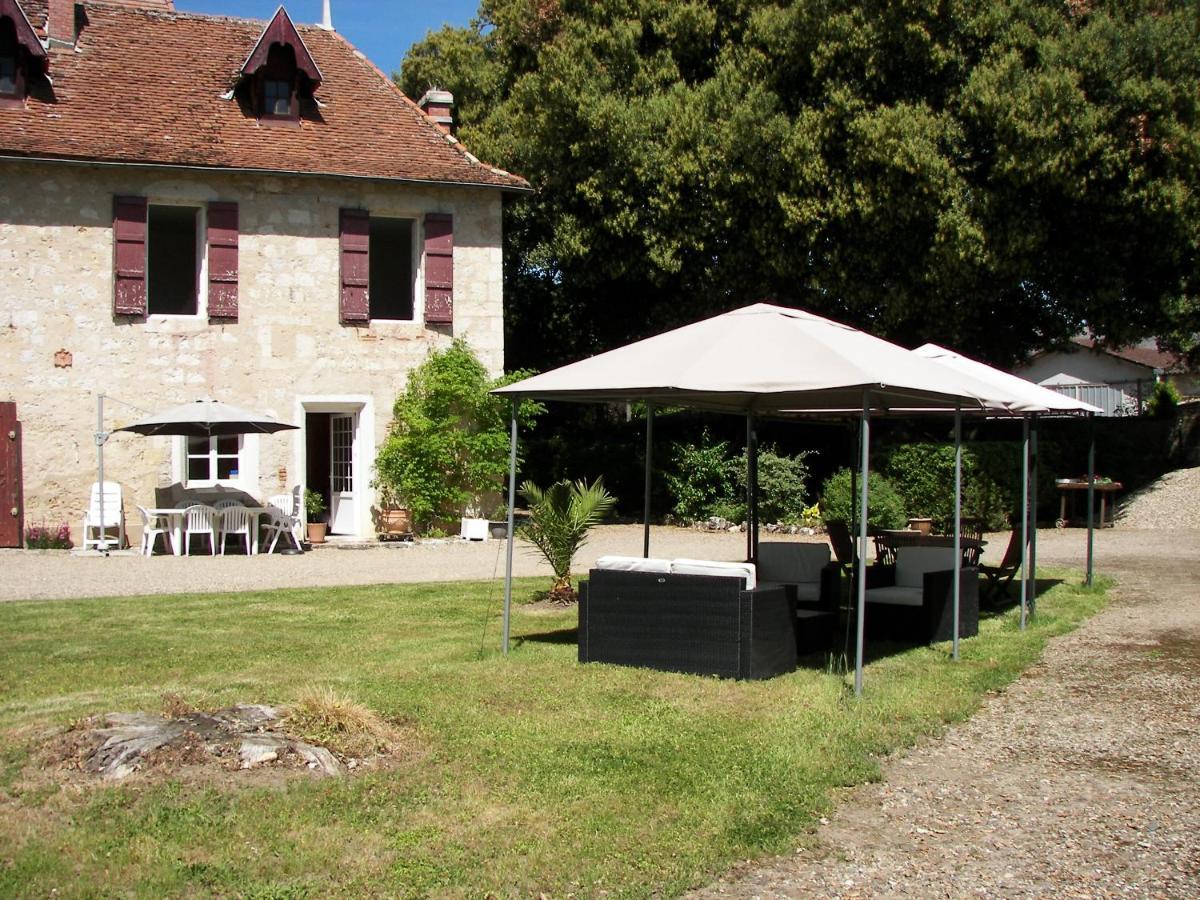Bed and Breakfast Domaine Du Noble Saint-Jean-de-Thurac Exterior foto